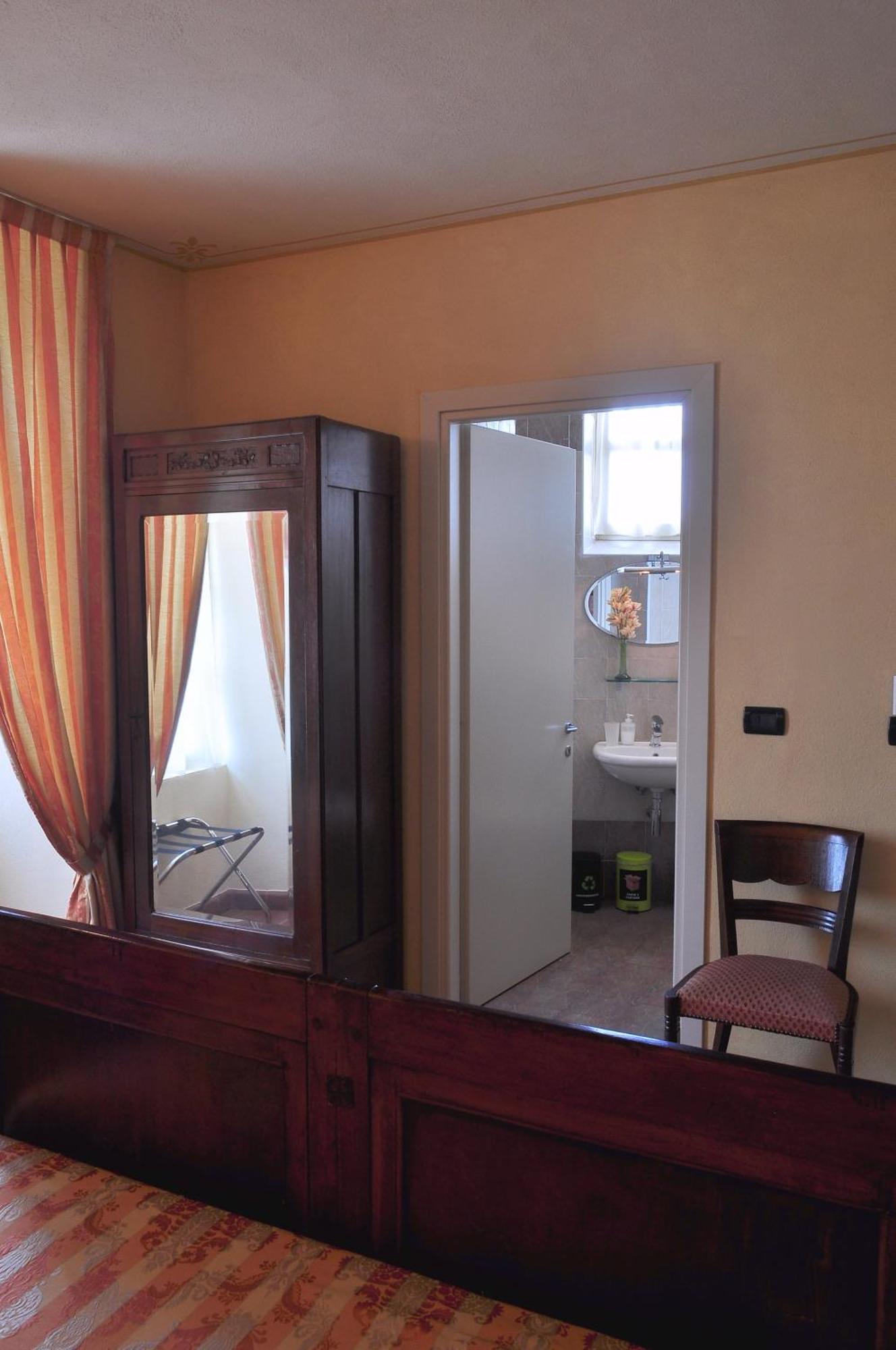 La Foresteria Del Castello - Wellness Hotel In Dimora Storica CastellʼAlfero 客房 照片