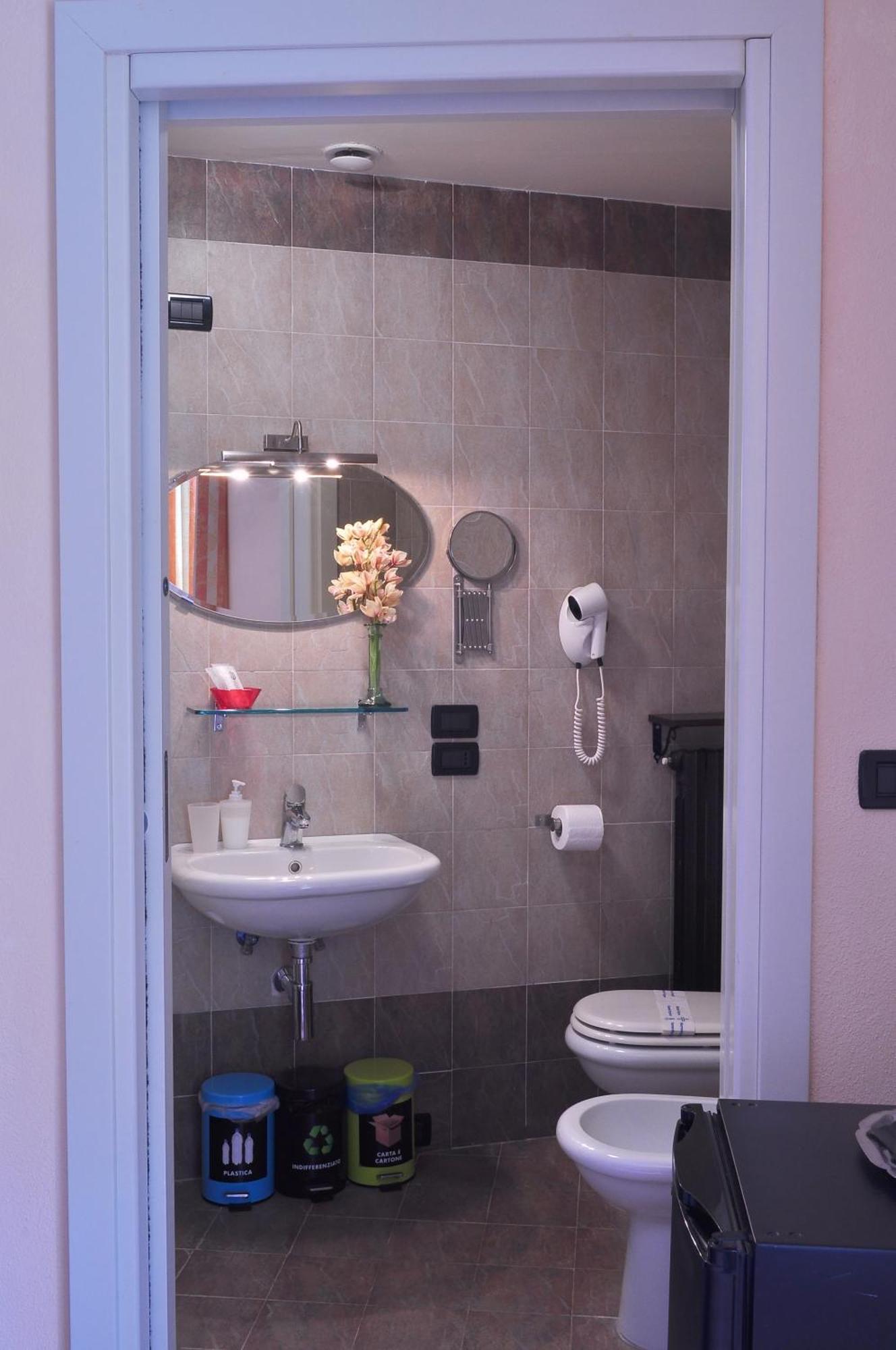 La Foresteria Del Castello - Wellness Hotel In Dimora Storica CastellʼAlfero 客房 照片