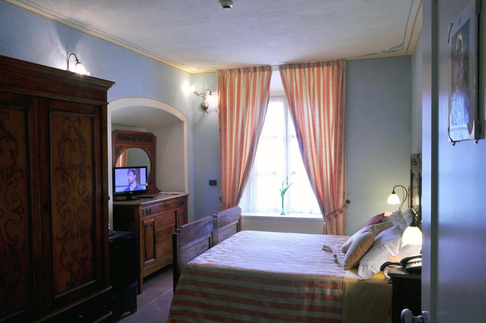La Foresteria Del Castello - Wellness Hotel In Dimora Storica CastellʼAlfero 客房 照片