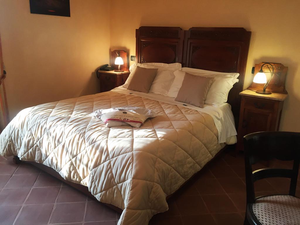 La Foresteria Del Castello - Wellness Hotel In Dimora Storica CastellʼAlfero 外观 照片