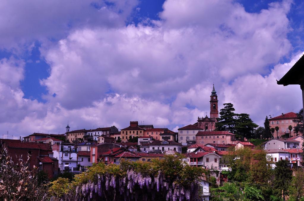 La Foresteria Del Castello - Wellness Hotel In Dimora Storica CastellʼAlfero 外观 照片