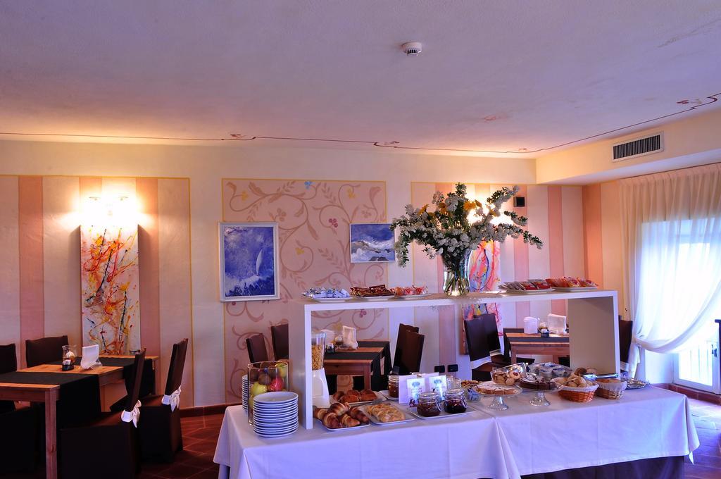 La Foresteria Del Castello - Wellness Hotel In Dimora Storica CastellʼAlfero 外观 照片