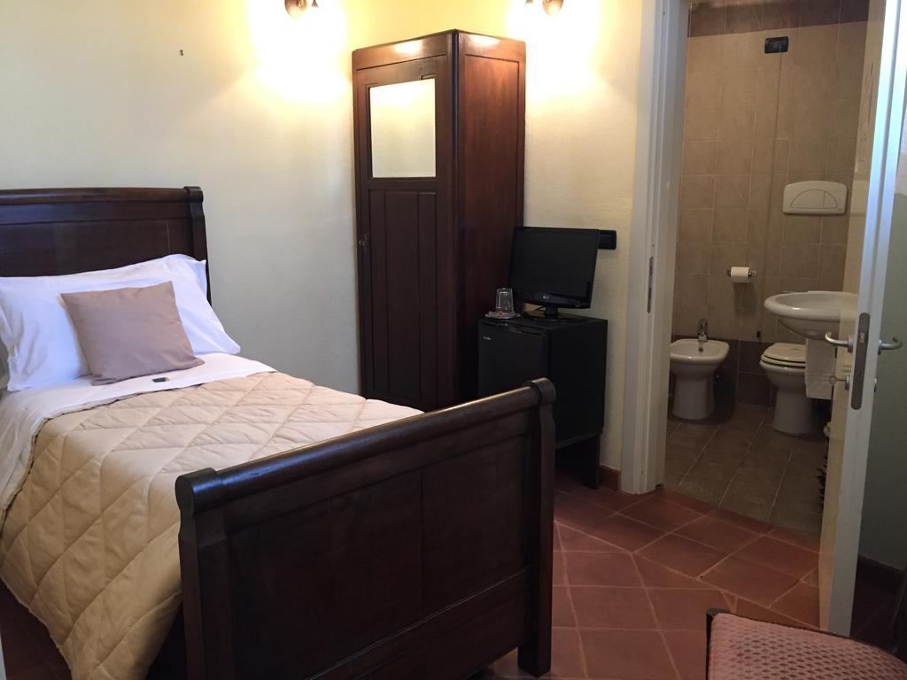 La Foresteria Del Castello - Wellness Hotel In Dimora Storica CastellʼAlfero 外观 照片