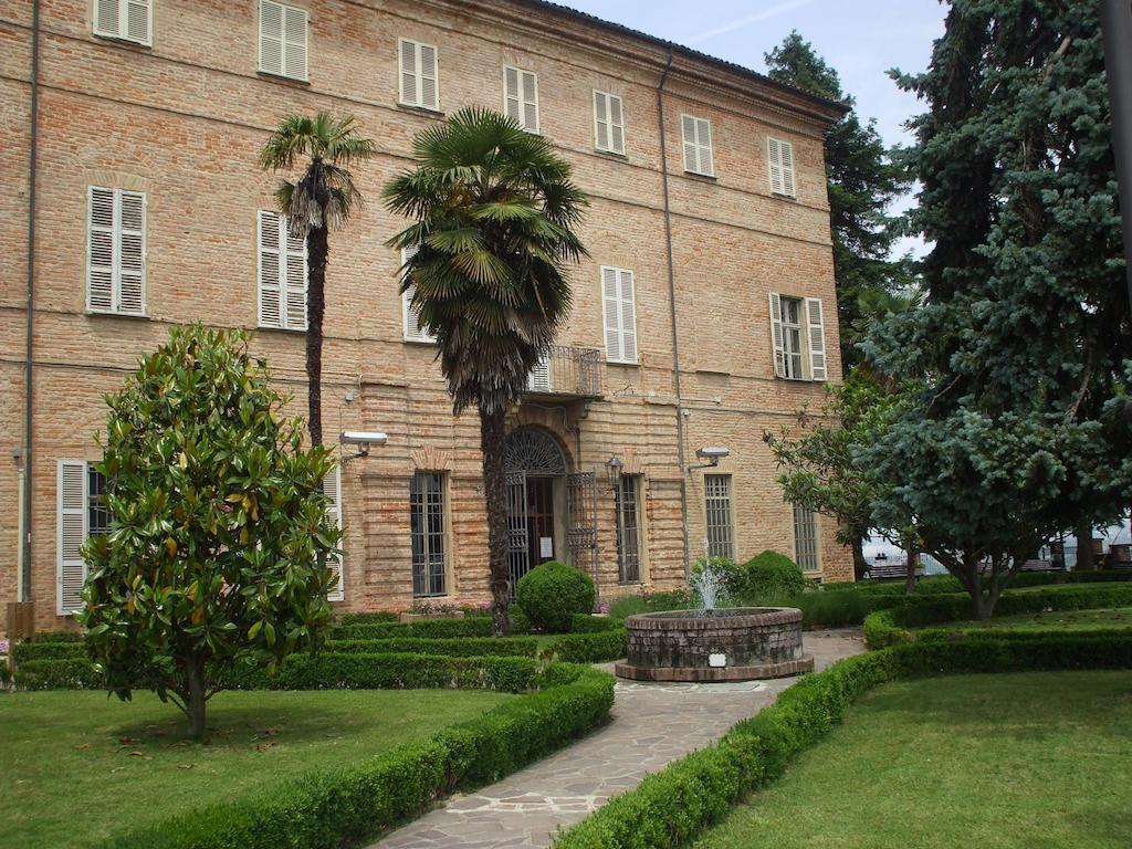 La Foresteria Del Castello - Wellness Hotel In Dimora Storica CastellʼAlfero 外观 照片