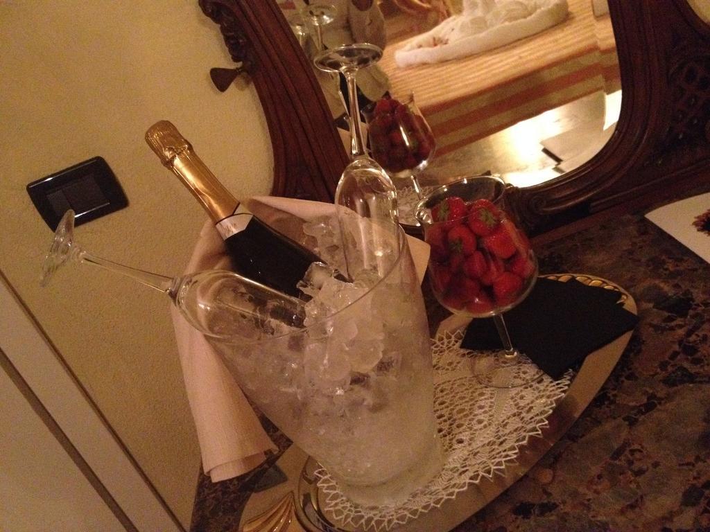 La Foresteria Del Castello - Wellness Hotel In Dimora Storica CastellʼAlfero 客房 照片