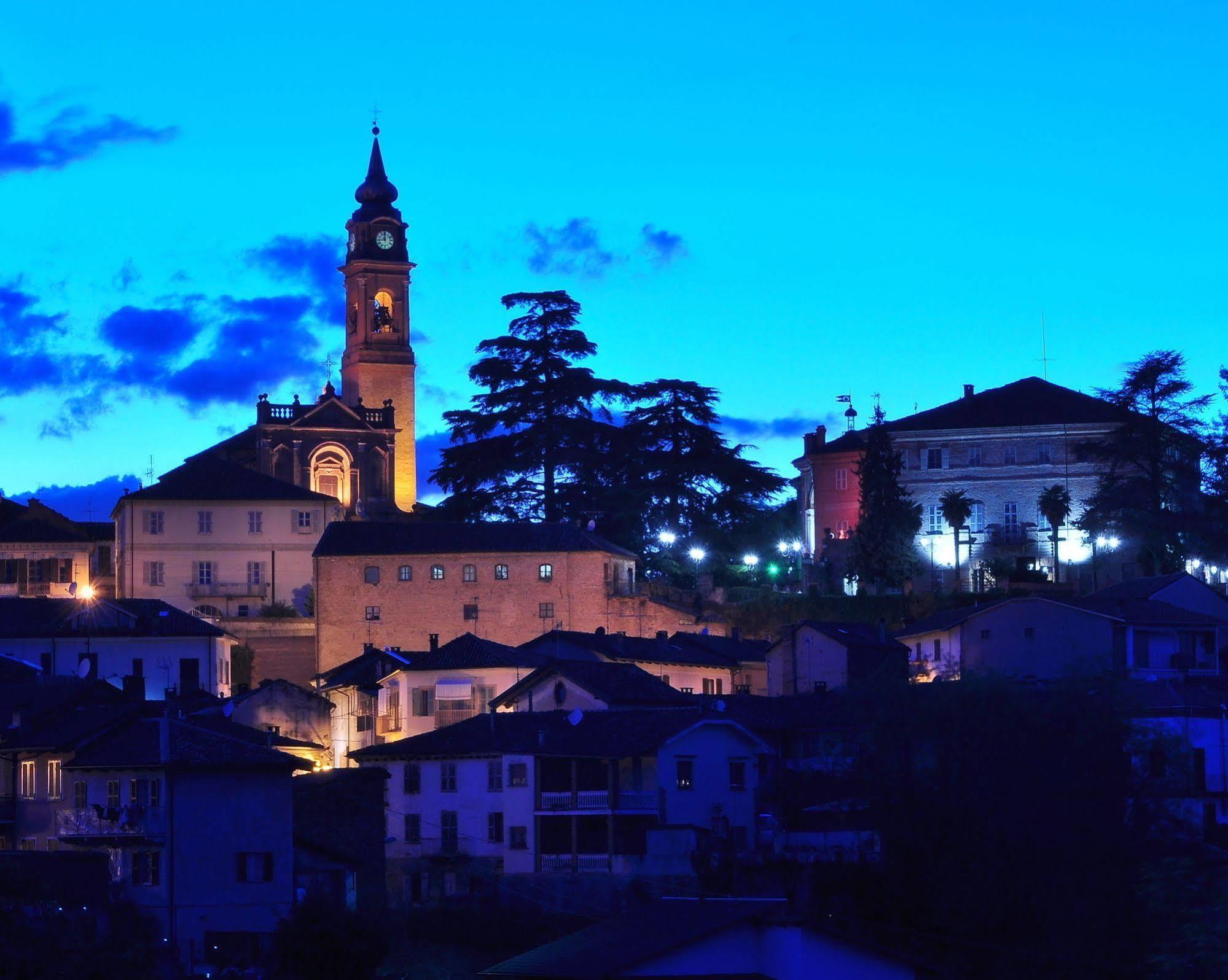 La Foresteria Del Castello - Wellness Hotel In Dimora Storica CastellʼAlfero 外观 照片