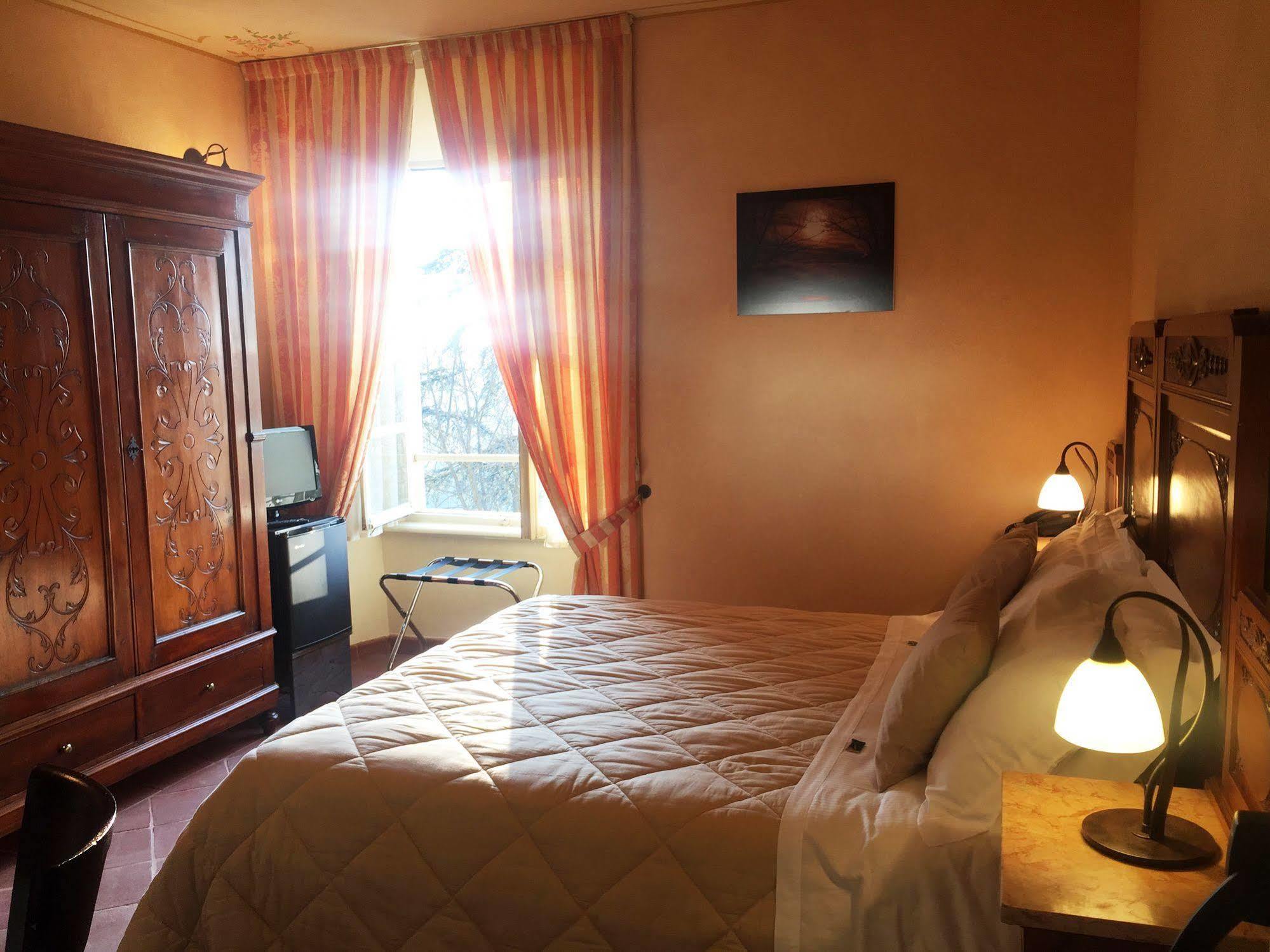 La Foresteria Del Castello - Wellness Hotel In Dimora Storica CastellʼAlfero 外观 照片