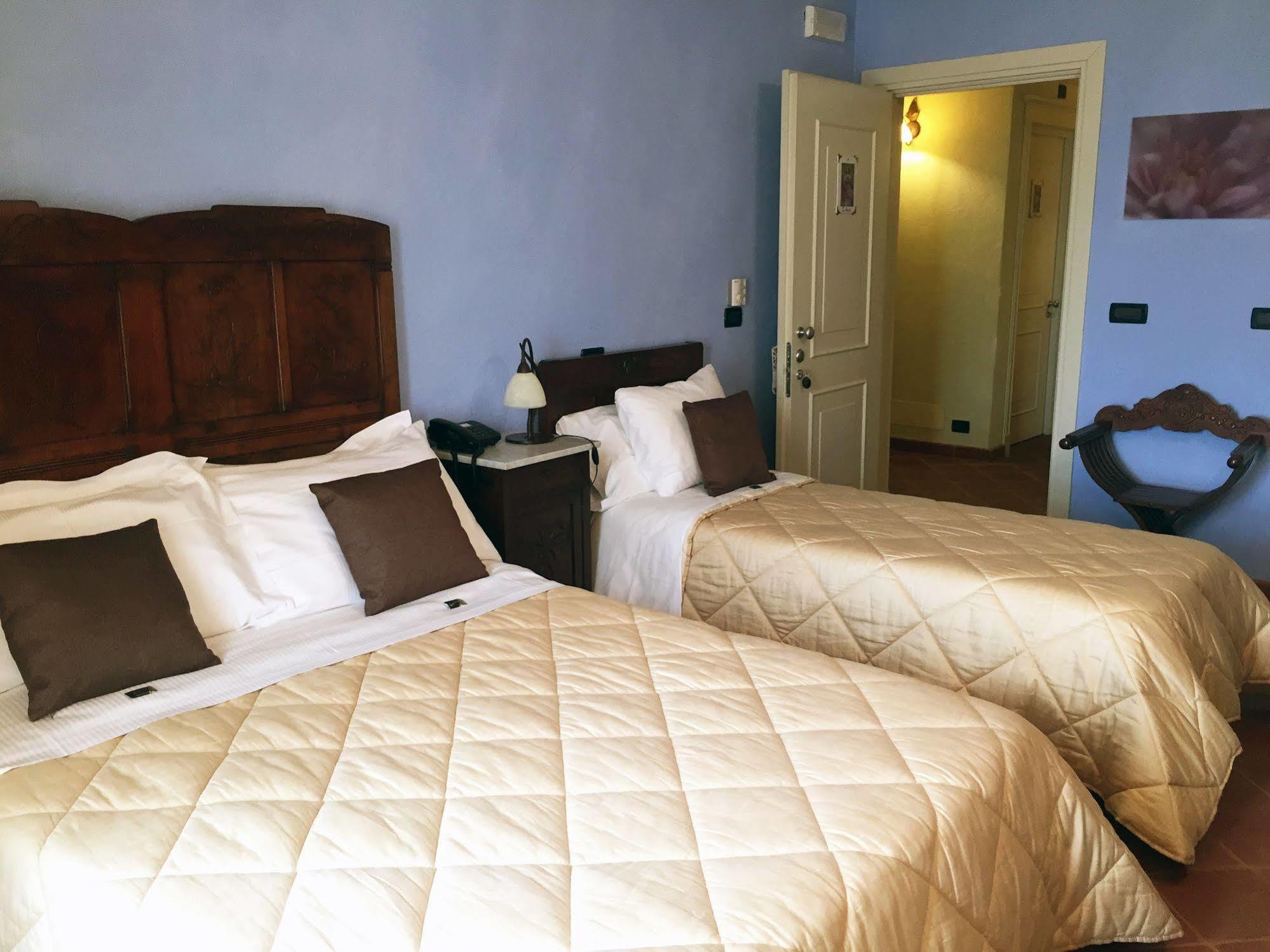La Foresteria Del Castello - Wellness Hotel In Dimora Storica CastellʼAlfero 外观 照片
