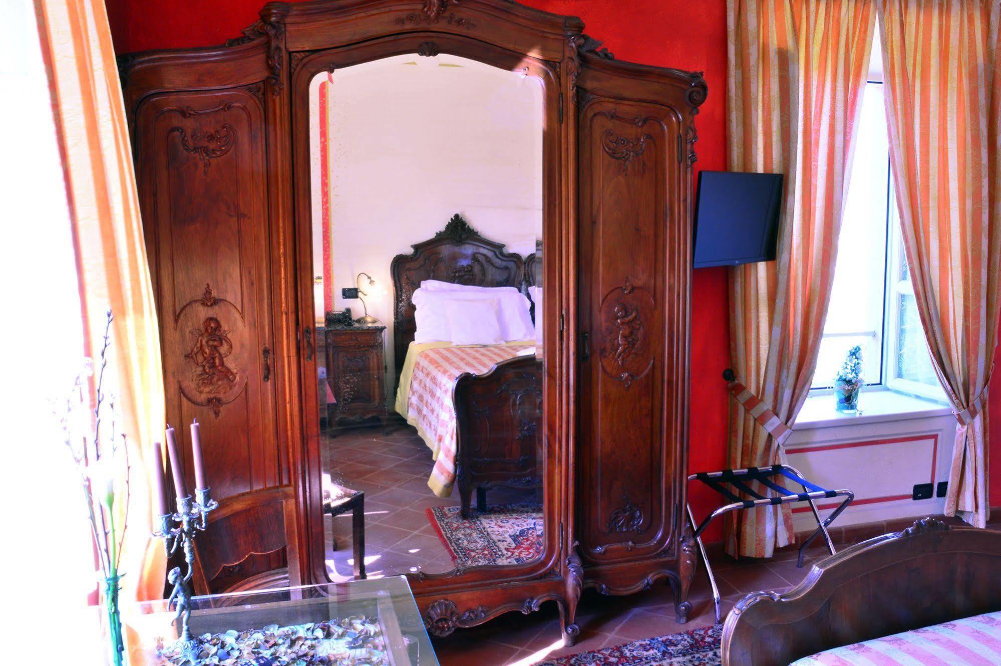 La Foresteria Del Castello - Wellness Hotel In Dimora Storica CastellʼAlfero 外观 照片