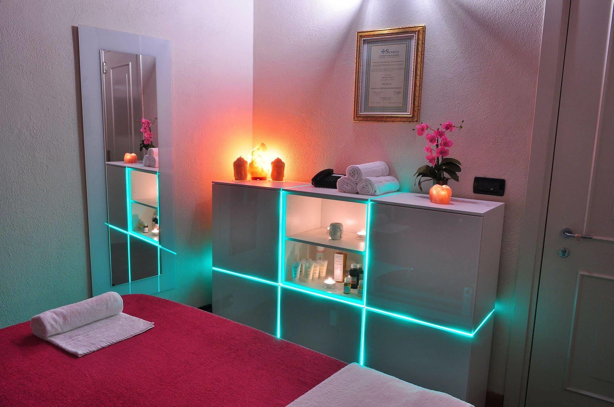 La Foresteria Del Castello - Wellness Hotel In Dimora Storica CastellʼAlfero 外观 照片