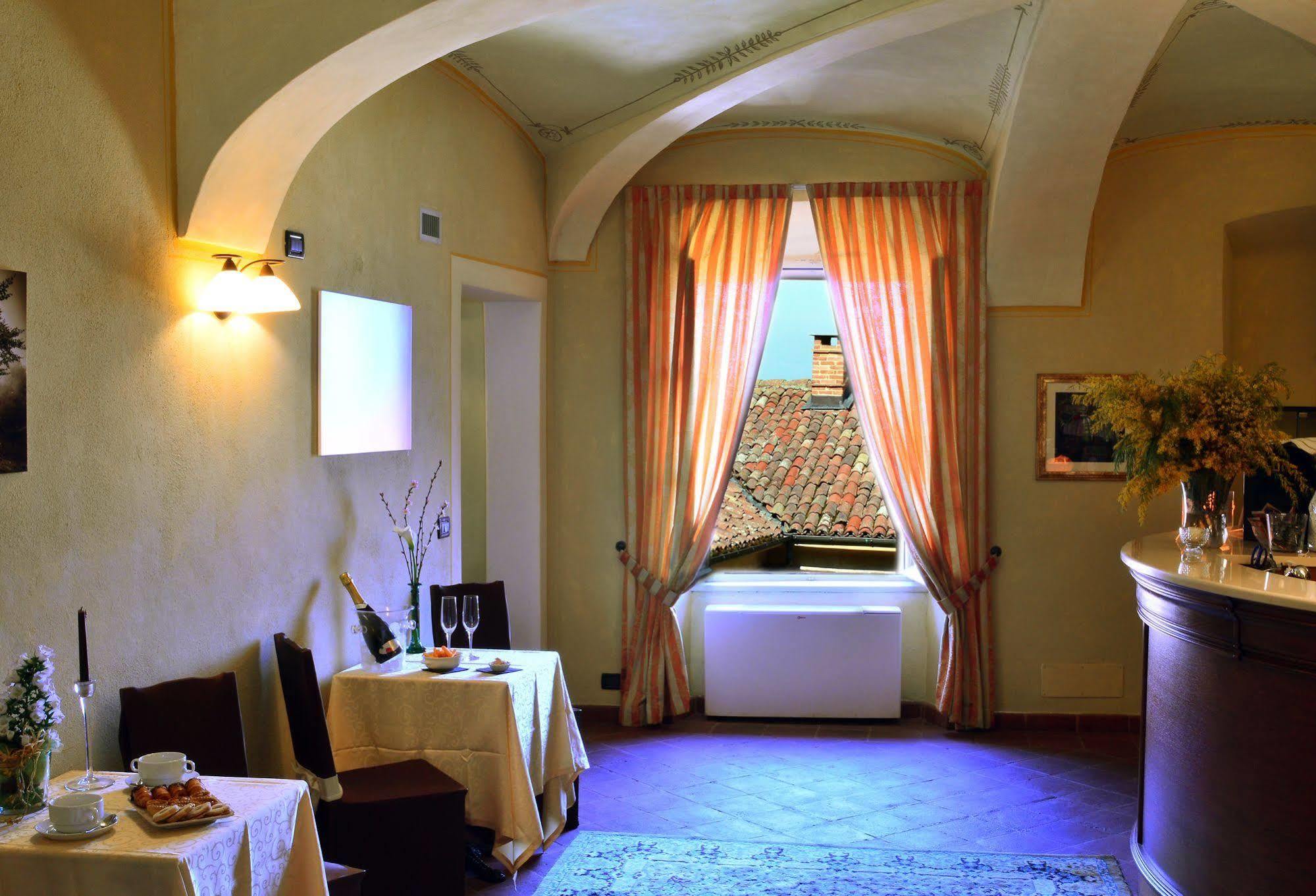 La Foresteria Del Castello - Wellness Hotel In Dimora Storica CastellʼAlfero 外观 照片